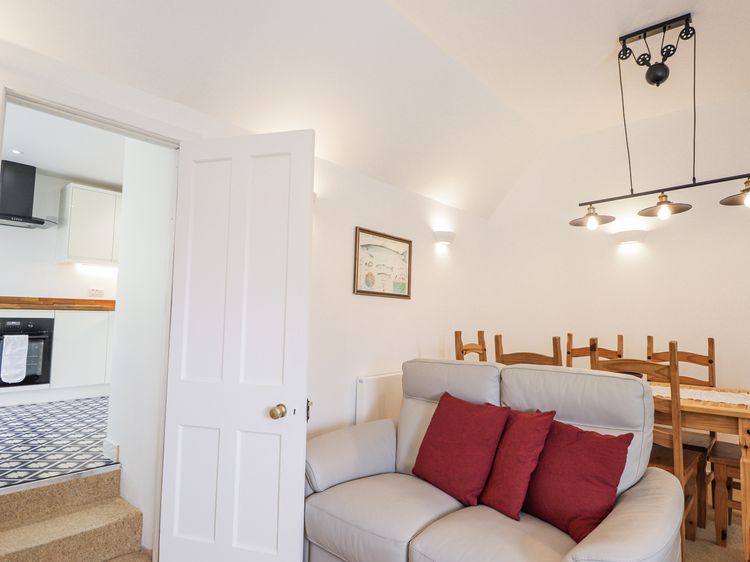 Roddy's Cottage, listing photograph 8