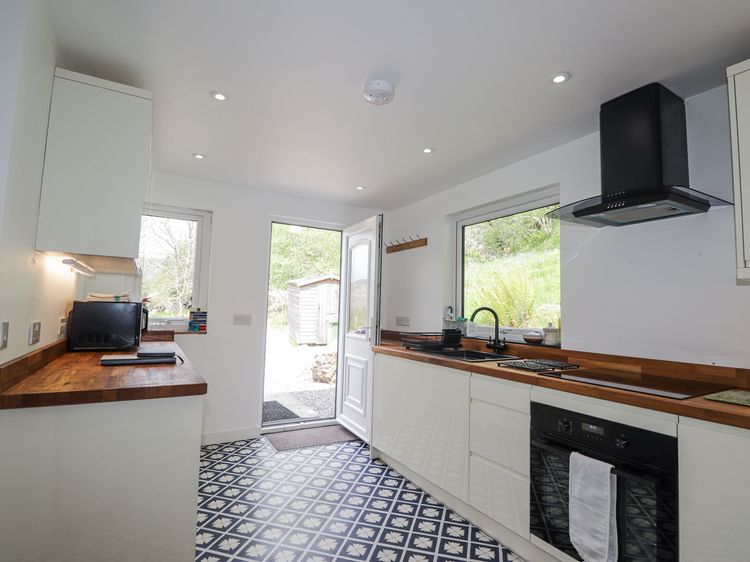 Roddy's Cottage, listing photograph 9