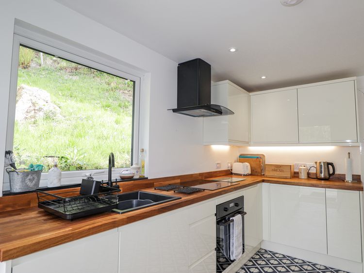 Roddy's Cottage, listing photograph 11