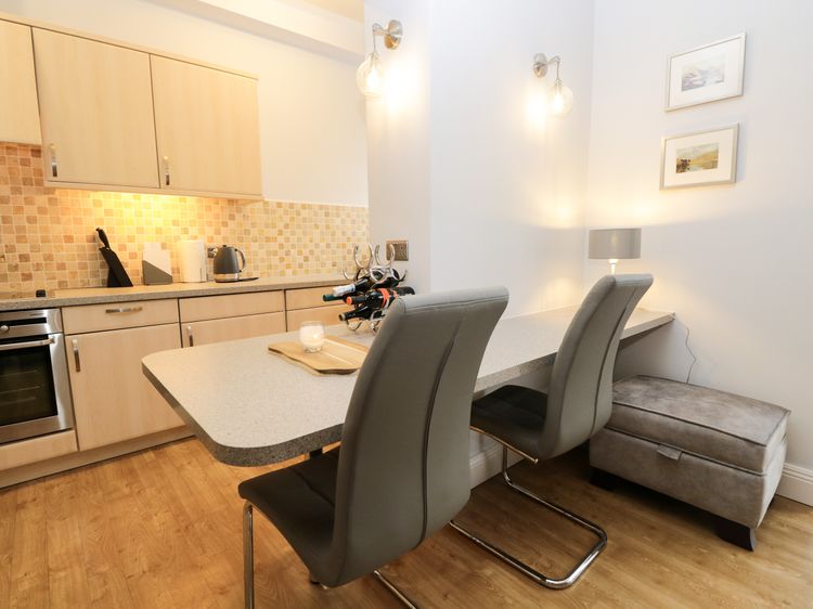 Tethera, listing photograph 11