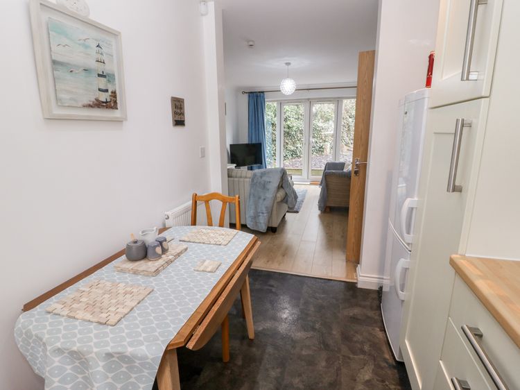 10 The Orchard, listing photograph 9