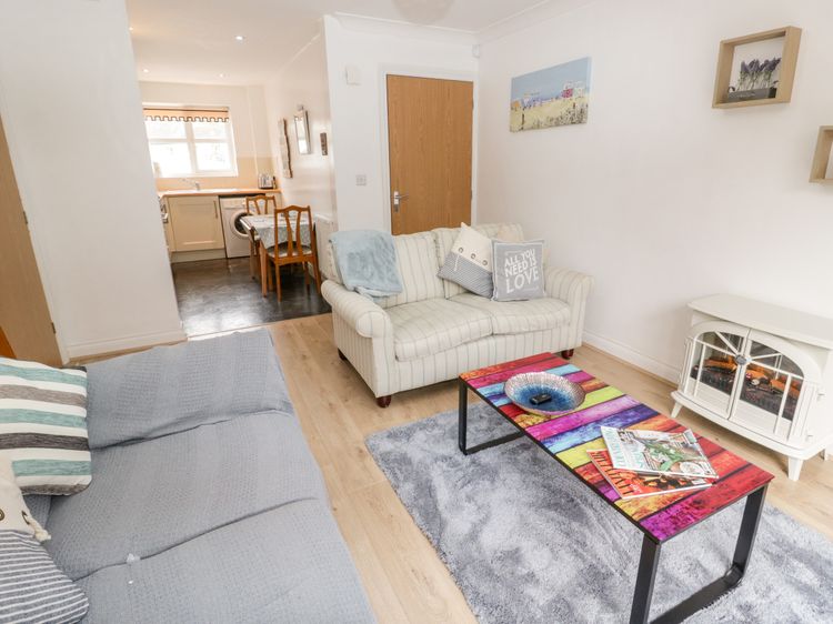 10 The Orchard, listing photograph 5