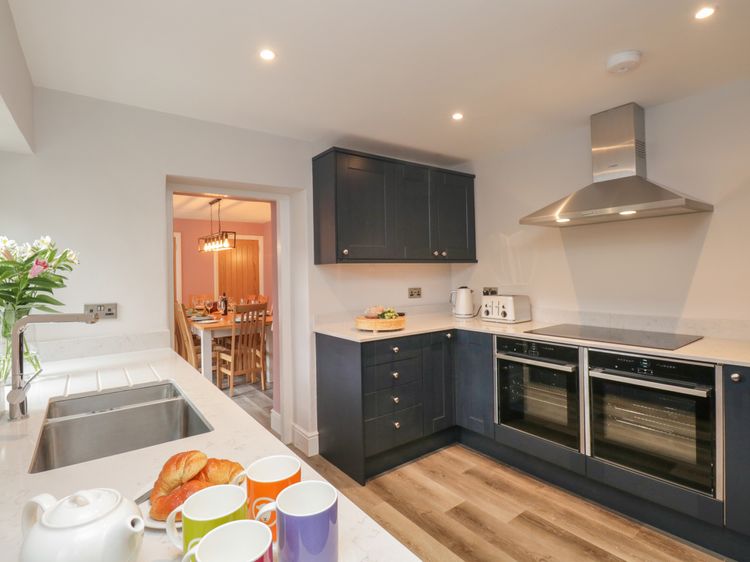 Hazelnut Cottage, listing photograph 8