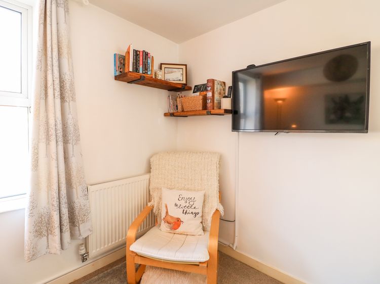 Robin's Nook, listing photograph 4