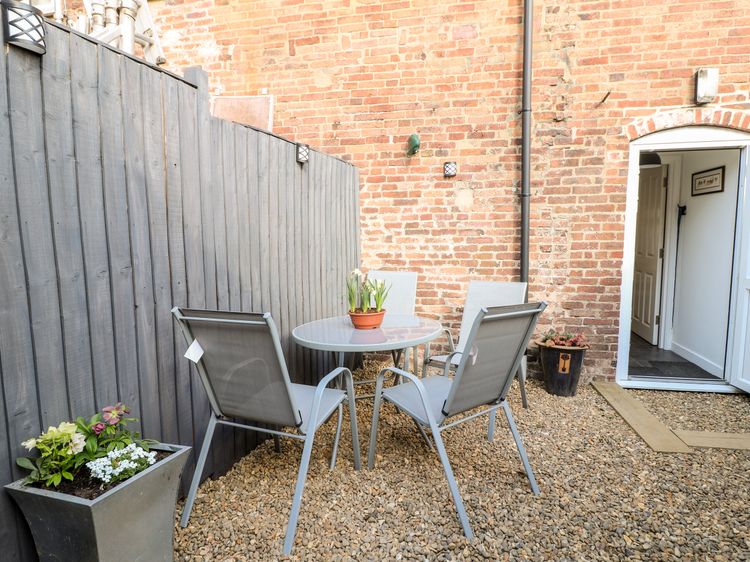 Robin's Nook, listing photograph 12
