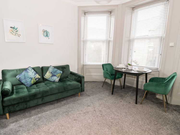 Emerald Suite, listing photograph 4