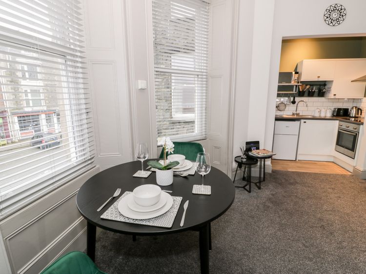 Emerald Suite, listing photograph 8