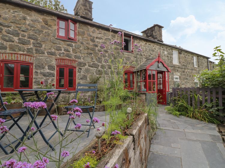 Bwthyn Dyfi, listing photograph 2