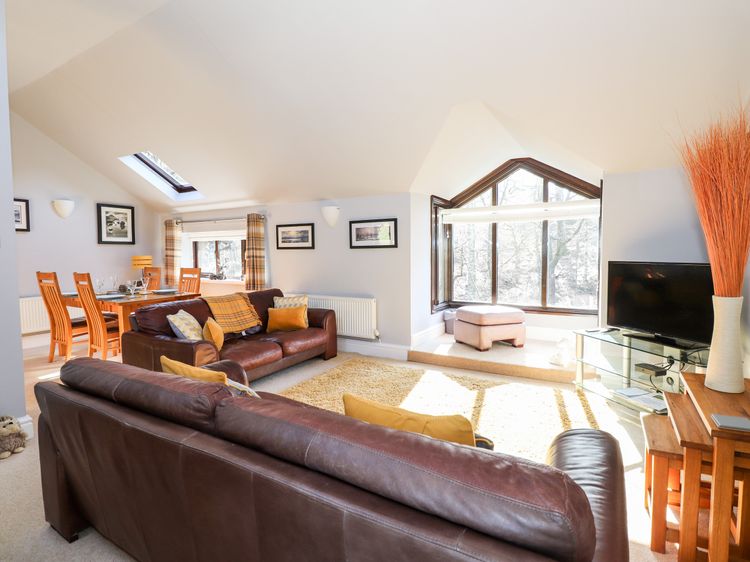 Spring Cottage, listing photograph 3