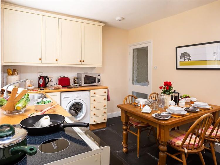 Dormouse Cottage, listing photograph 12
