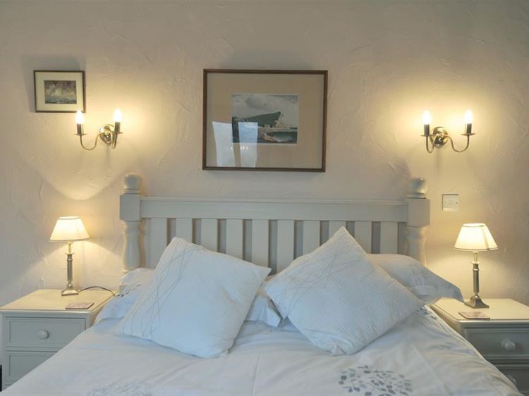 Butt Hill Cottage, listing photograph 4