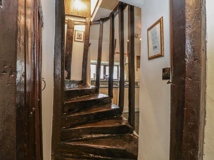 Old Oak Cottage, listing photograph 9