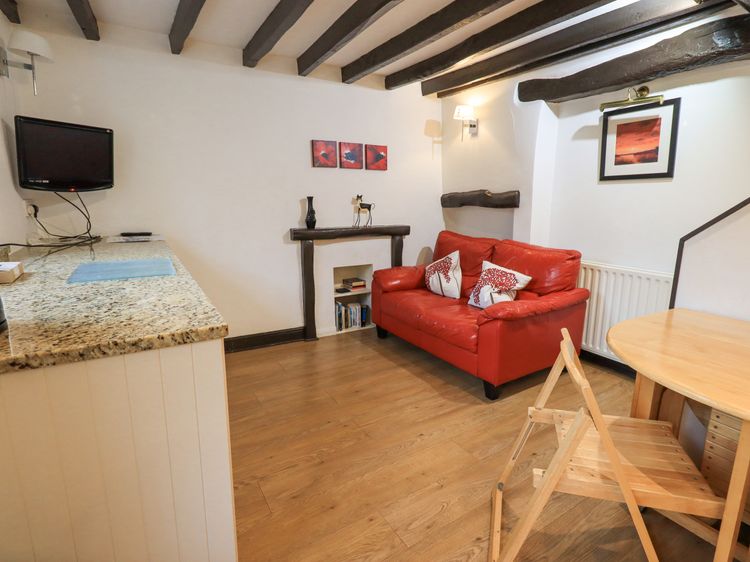 Cobblestone Cottage, listing photograph 4