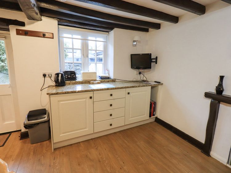 Cobblestone Cottage, listing photograph 8