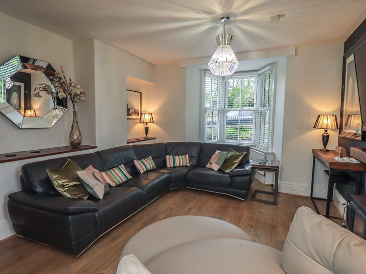 Newby Bridge House, listing photograph 4