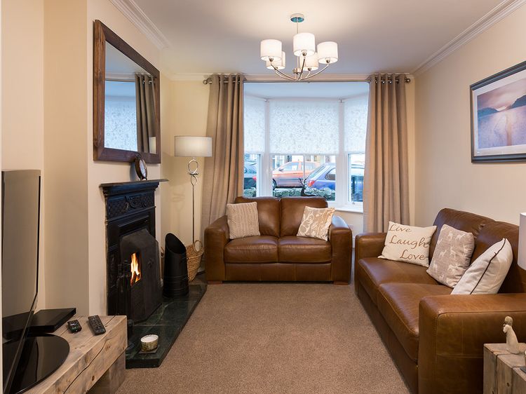 Noble Cottage, listing photograph 2