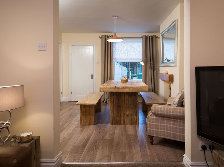 Noble Cottage, listing photograph 4