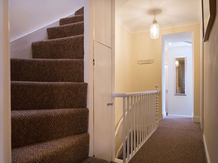 Noble Cottage, listing photograph 11