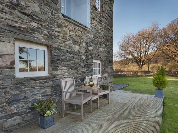 Cedar Nook, listing photograph 2