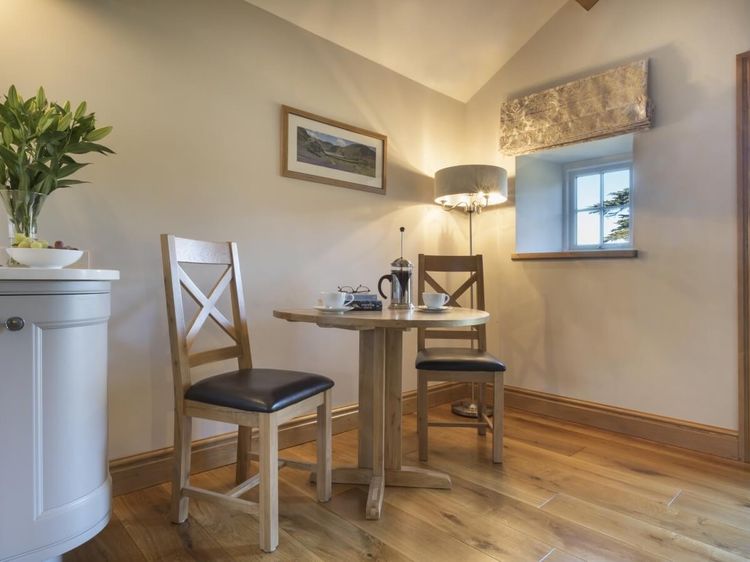 Cedar Nook, listing photograph 9
