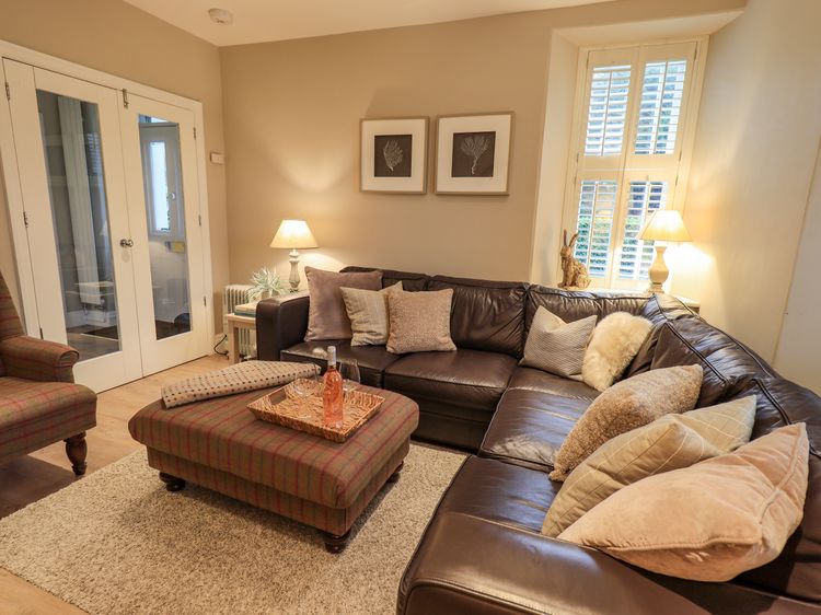 Honeywood House, listing photograph 4