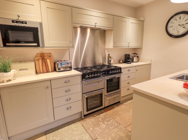 Honeywood House, listing photograph 9