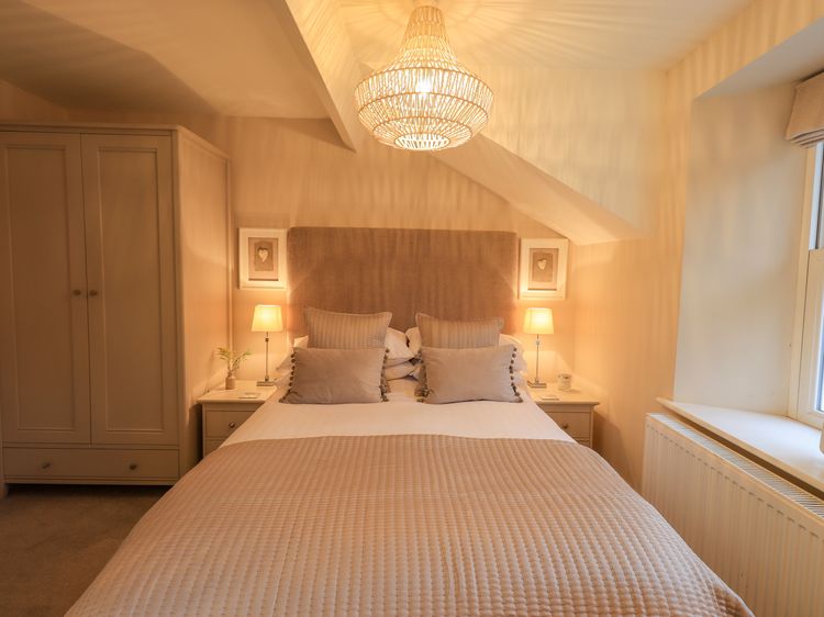 Honeywood House, listing photograph 12
