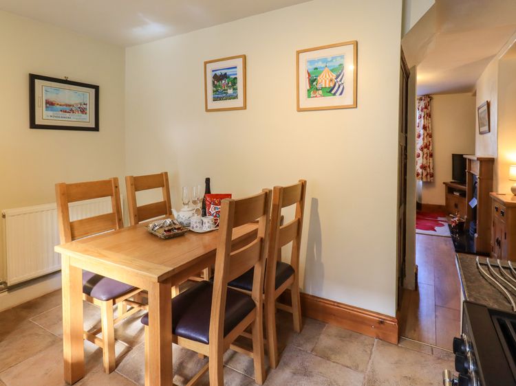 Tizzie Whizie Cottage, listing photograph 7