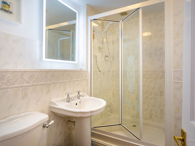 One The Howe, listing photograph 10