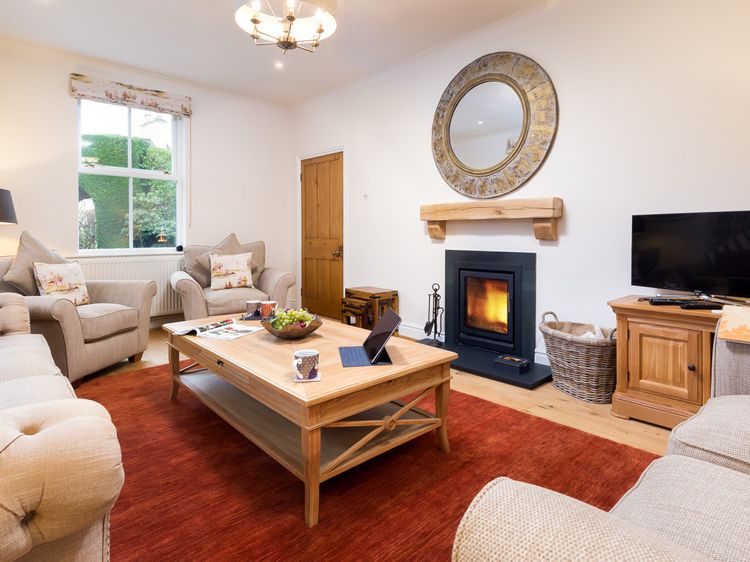 Crow Cottage, listing photograph 2