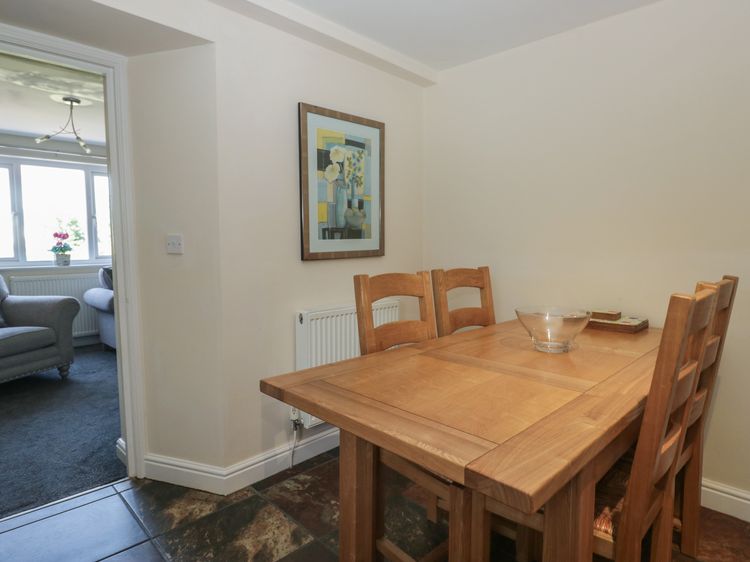 Woodside West, listing photograph 8