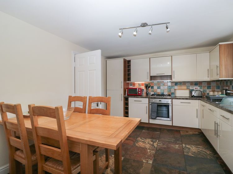 Woodside West, listing photograph 9