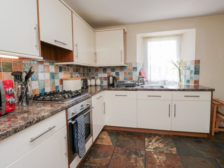 Woodside West, listing photograph 11