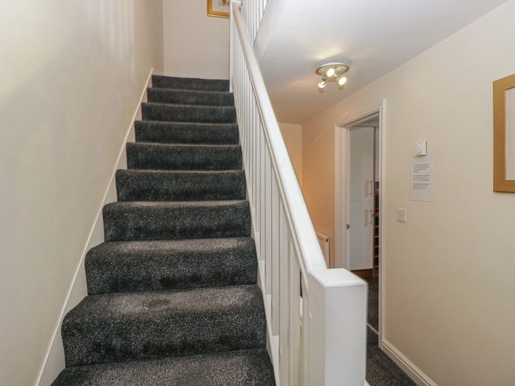 Woodside West, listing photograph 12