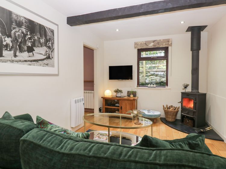 Corner Cottage, listing photograph 3