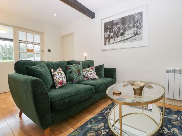 Corner Cottage, listing photograph 5