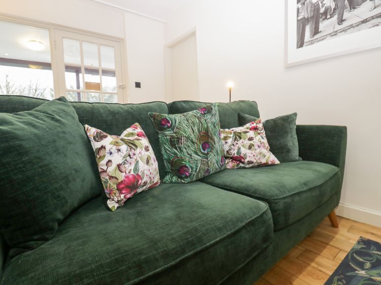 Corner Cottage, listing photograph 7