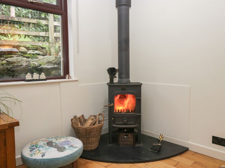 Corner Cottage, listing photograph 8