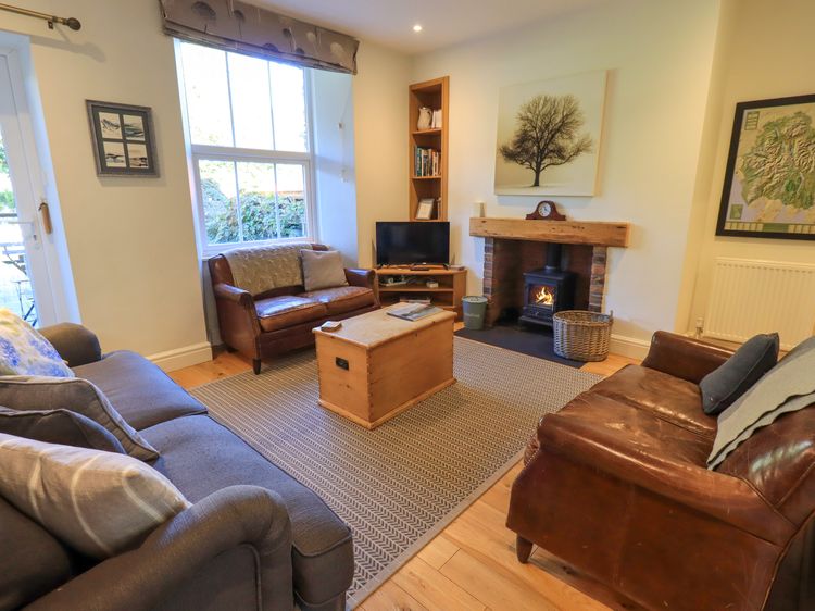 Stones Throw Cottage, listing photograph 6