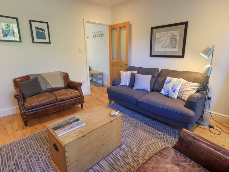 Stones Throw Cottage, listing photograph 8