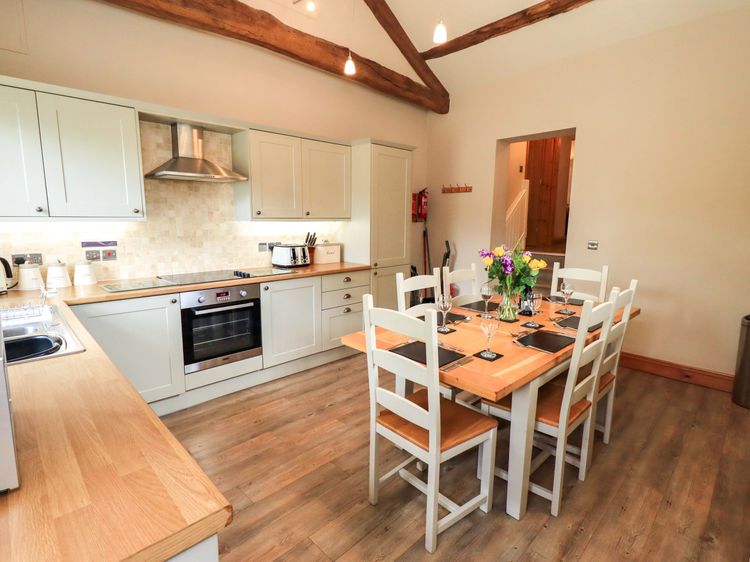 Abbots Reading Cottage, listing photograph 11