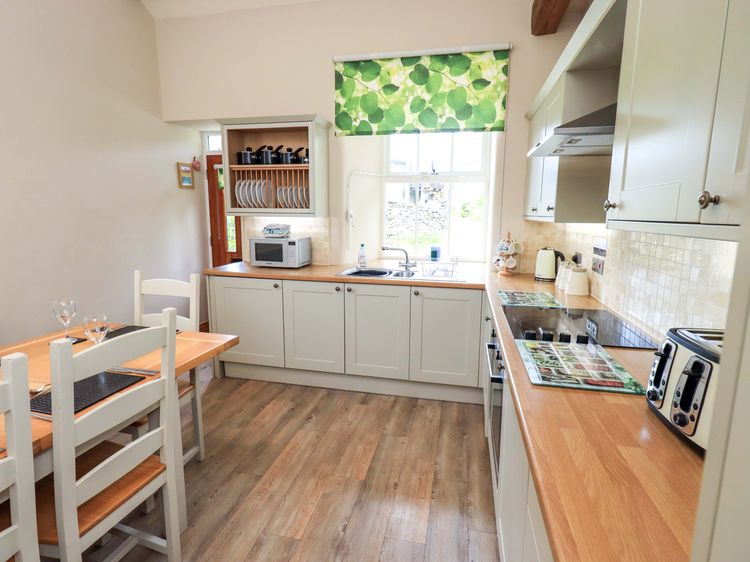 Abbots Reading Cottage, listing photograph 12