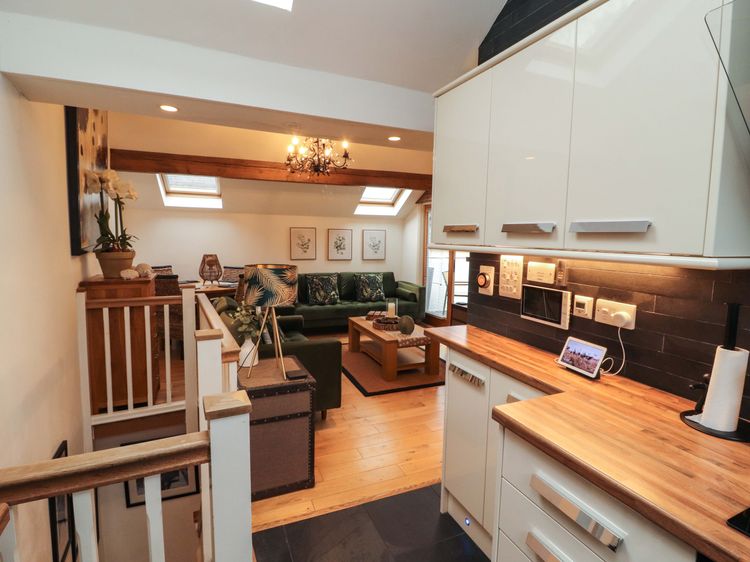 Workshop Cottage, listing photograph 9