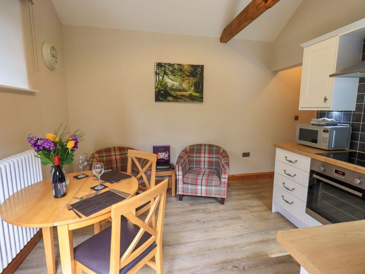Abbots Reading Suite, listing photograph 5