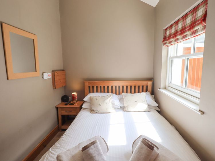 Abbots Reading Suite, listing photograph 10
