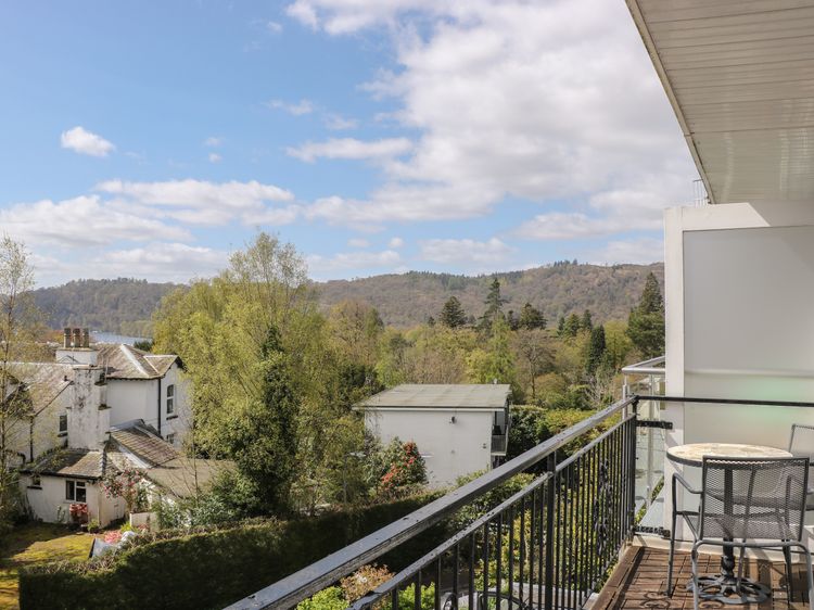 The Heights, listing photograph 3