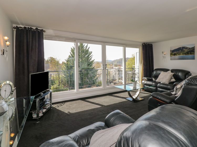 The Heights, listing photograph 5