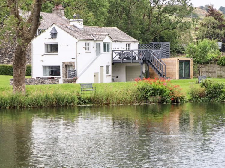 Riverside Hideaway