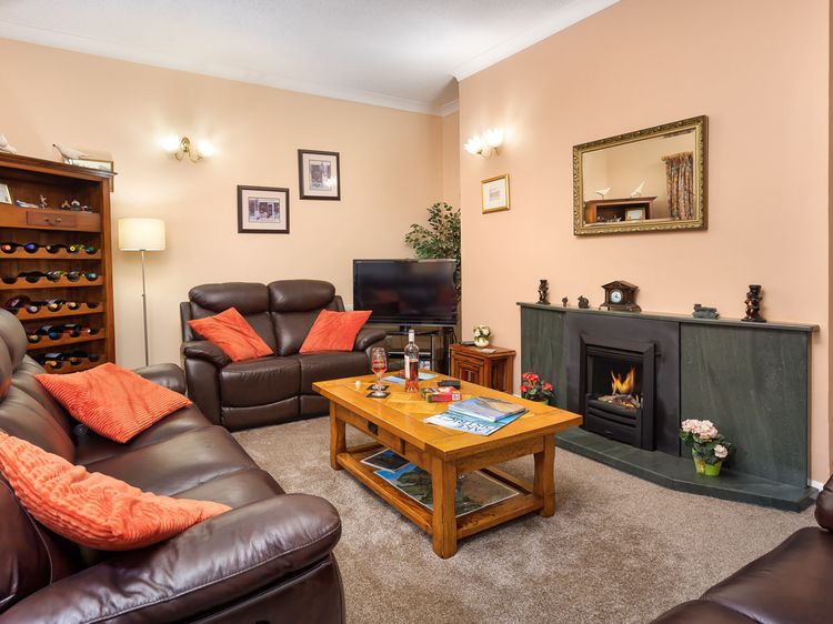 Fairhaven, listing photograph 3