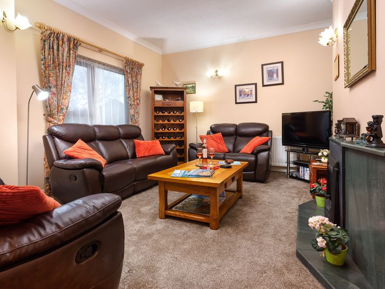 Fairhaven, listing photograph 4